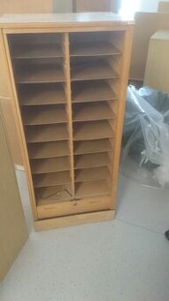 Dřevěná kartotéka skříňka komoda