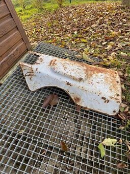 Kryt motoru MF-70 Agrostroj Jičín