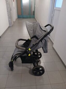 Sportovní kočárek