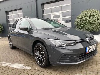 VW Golf 8 Variant Life 1,5 TSI 96kw - koupeno v ČR