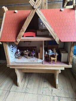 Domeček pro panenky