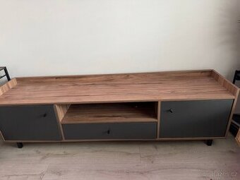 TV stolek Marckeric Malta, 180 cm, skvělý stav
