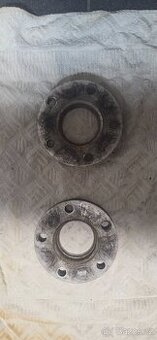 BMW e61 - rozšiřovací podložky