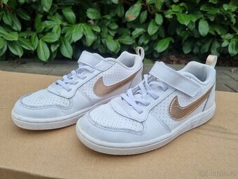 Nike Court Borough Low vel. EUR 33