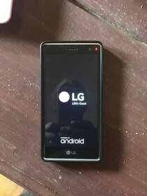 Mobilní telefon LG