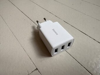 Baseus Compact nabíječka do sítě 3xUSB 17W