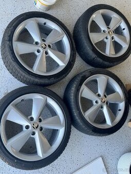 Alu kola GOLUS 5x112 R18 zimní