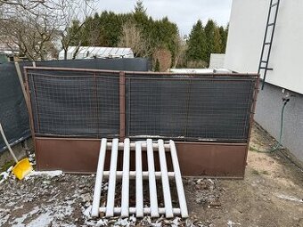 Dvoukřídlá brána včetně sloupků