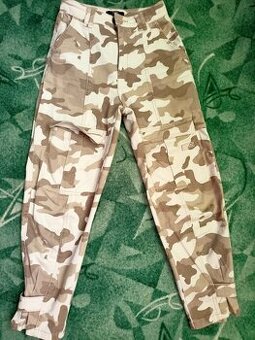 Moc pěkné džíny vel. 34/XS zn. Bershka - 1
