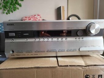 Zesilovač AV receiver Onkyo TX-SR 605. Návod v češtině.