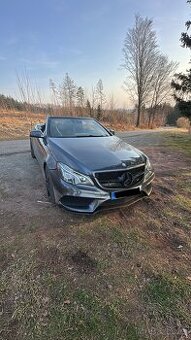 Havarovaný mercedes benz E300 2014 cabrio AMG paket