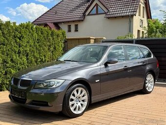 BMW 325XI 160kW E91 R6 - Bi-Xenon /PO SERVISNÍ INSP/ KRÁSNÝ