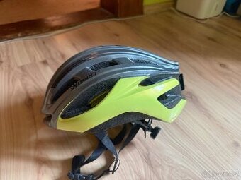 Závodní helma na kolo Specialized Propero 3