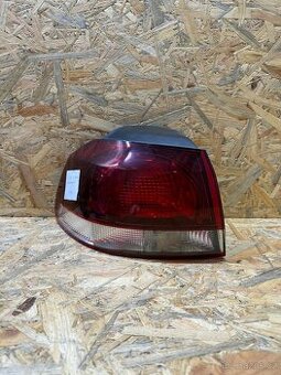 Leve zadni svetlo Vw Golf 6 zatmavene