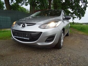 Mazda 2 1,4i 16V 55kW klimatizace, servis jen Mazda