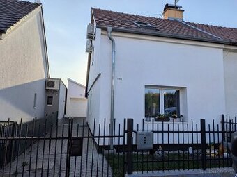 Menší rodinný dům 3kk + přístavby, klidné centrum Holice - 1