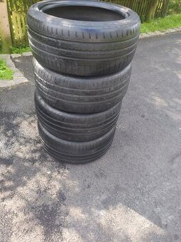 Prodám 4x pneu 255 40 19 Pirelli 2x Good Year2x