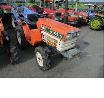 Malotraktor Kubota B1402 4WD pěkný původní stav