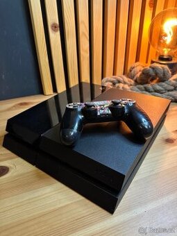 Herní konzole Playstation 4 500 GB.