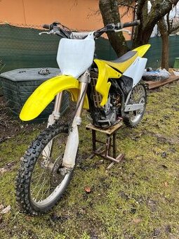 Suzuki rmz 250