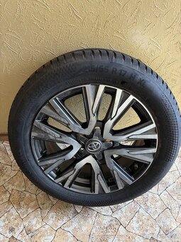 Zimní komplety Toyota Yaris cross 215/55 R17