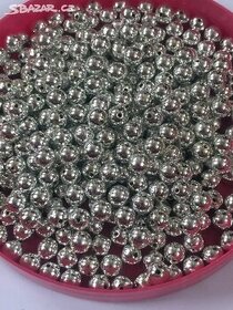 Dekorace - 30 ks stříbrných perliček-průměr 0,5 cm