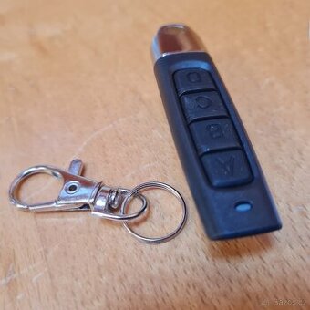 Univerzální dálkové od pohonu brány s pevným kódem 433 MHz