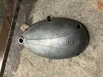 víko motoru na čz 150