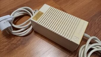 Napájecí zdroj (Amiga 500, 600, 1200).