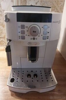 Kávovar DeLonghi Magnifica S