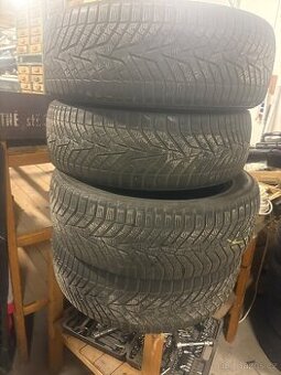 Zimní pneu 235/55R20