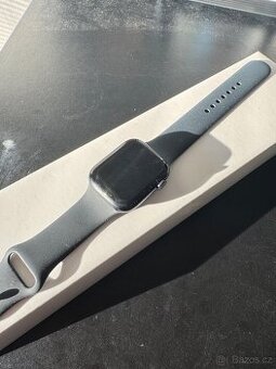 Apple Watch 8 45mm jako nové