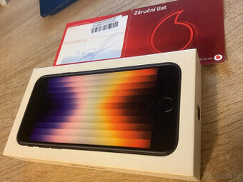 NEOTEVŘENÝ Apple iPhone SE (2022) 64GB černý, i záruční list