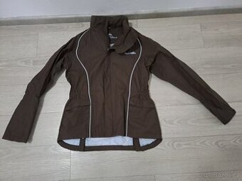 Mnoho věcí na kone