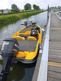 Nitro rybářská loď, bass boat, rybářský člun