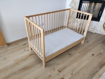 Postýlka Ikea Gulliver s matraci (demontovatelný bok)