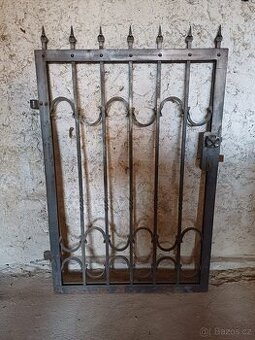 Nabízím kované dvoukridla vrata a dvířka
