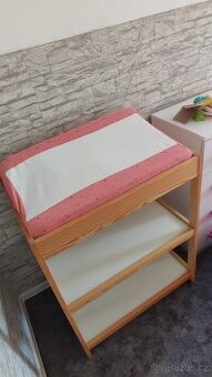 Přebalovací pult s podložkou