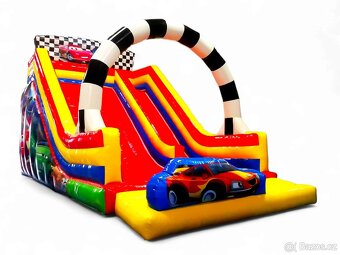 Nafukovací skluzavka