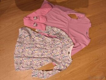 2x bavlněné šaty + punčochy Hello Kitty, vel. 134