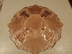Skleněný talíř zdobený
