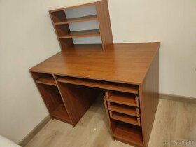 Dřevěný psací stůl - 1