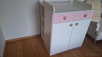Přebalovací pult, komoda (přebalovák)