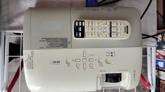 Projektor EB-X6