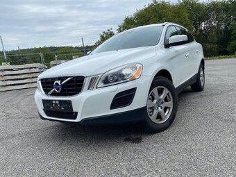 Volvo xc60 3.2i summum 1.majitel 2 sady kol