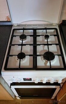 Gorenje K 57364 AWG s multifunkční troubou včetně plechů