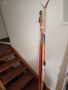 Běžky Sporten 205 cm s hůlkami vázání SNS