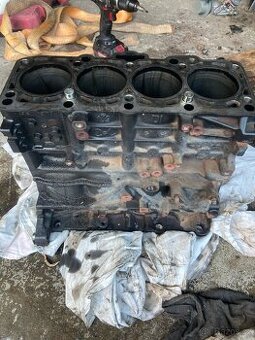 Blok motoru 1.9TDI BLS