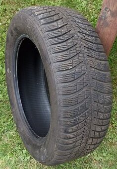 prodám 1 kus zimní pneu Bridgestone 205/55R16-011