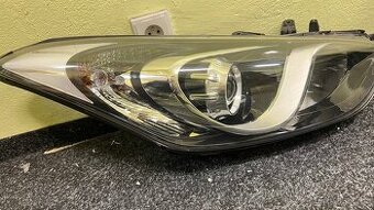 Pravé přední světlo Hyundai i30
